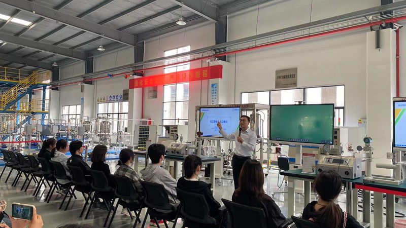 改性塑料与普通塑料：性能与应用的差异化解析